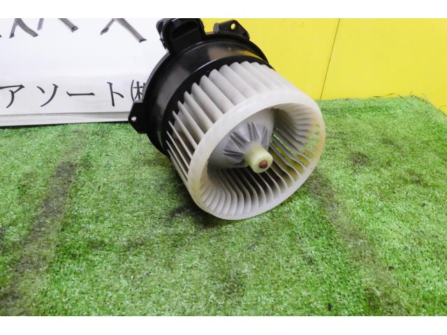 【中古】中古部品 ピクシススペース L575A ヒーターブロアモーター 【3331010600-0...