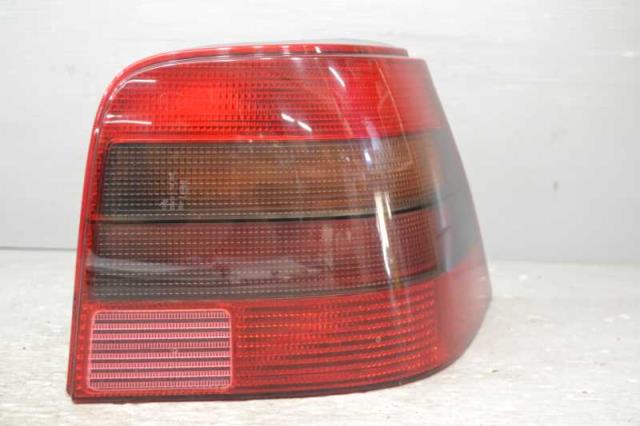 【中古】中古部品 VW ゴルフ 1JAZJ 右テールランプ 【3310580000-231216000215500】