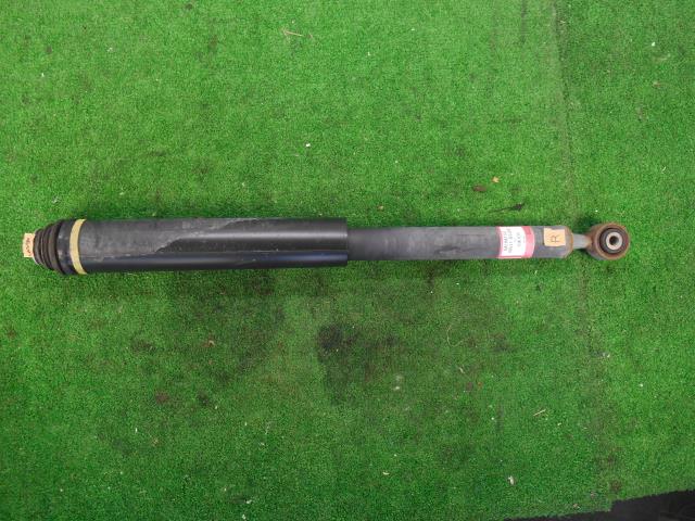 【中古】中古部品 キャスト LA250S 右リアショックアブソーバー 【3310080100-202203001350700】