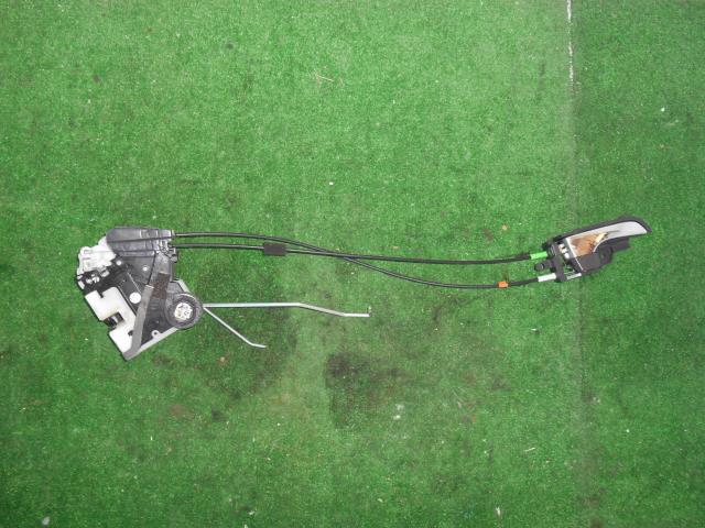 【中古】中古部品 キャスト LA250S 右フロントドアロックソレノイド 【3310080100-202203001364550】