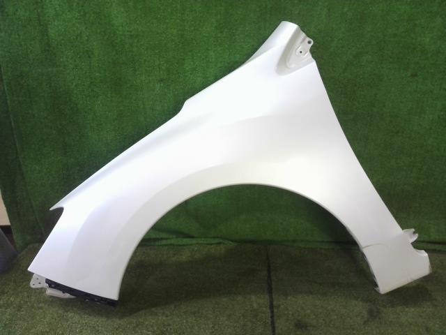 【中古】中古部品 インプレッサ GP7 左フロントフェンダー 【3260070000-231215000410700】