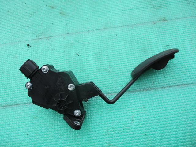 【中古】中古部品 プリウス ZVW50 ペダル 【3310190100-000233013777500】