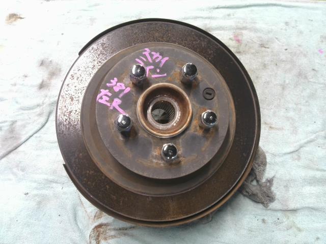【中古】中古部品 スカイライン V36 左リアナックルハブ 【3310200100-000020438144440】