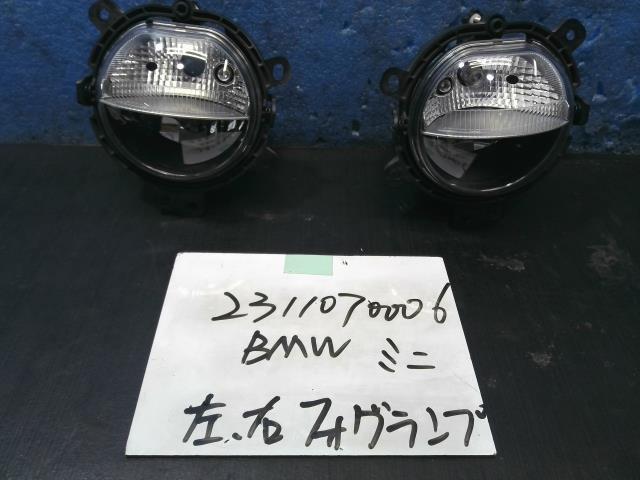 【中古】中古部品 BMW ミニ XM15 右フォグランプ 【3310220100-231107000610850】