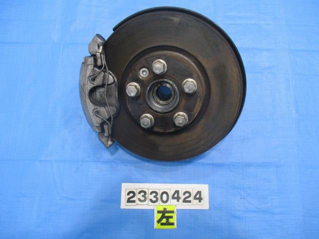 【中古】中古部品 ボルボ 40シリーズ MB4164T 左フロントナックルハブ 【3310040100-000233042444340】