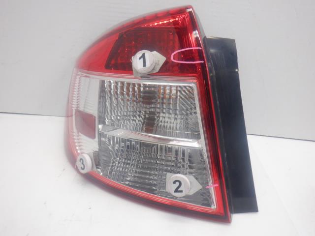 【中古】中古部品 SX4 YC11S 左テールランプ 【3310250100-000233024515600】
