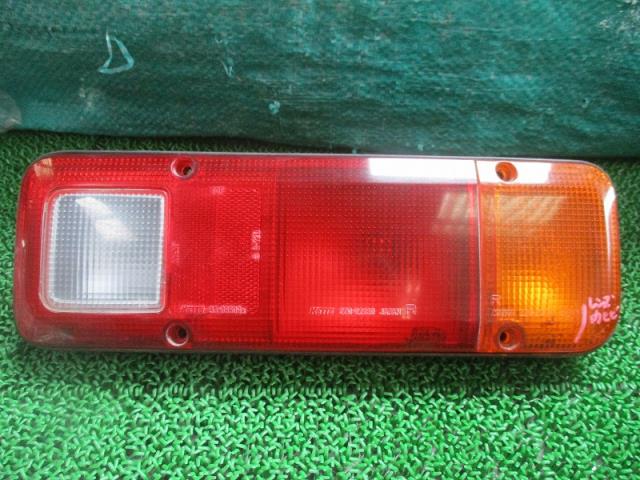 【中古】中古部品 アクティ HA7 右テールランプ 【3500080000-231106000615500】