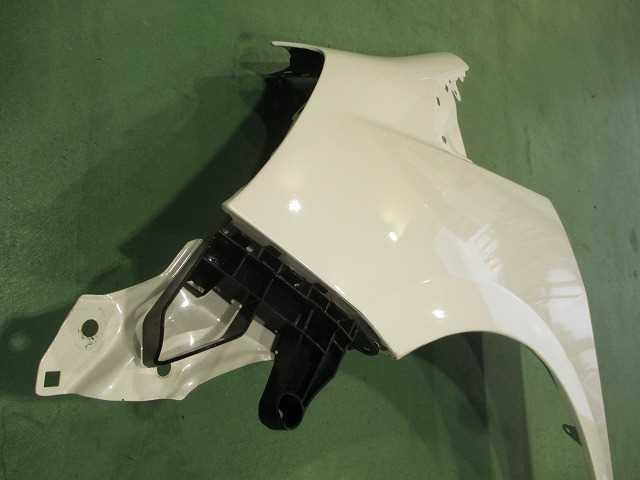 【中古】中古部品 フィット GE6 左フロントフェンダー 【3310590000-0000018061107...