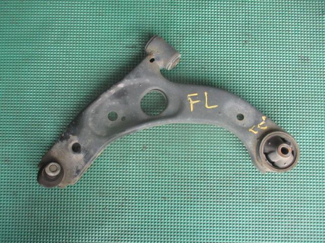 【中古】中古部品 エッセ L235S 左フロントロアアーム 【3310190100-000233026351740】