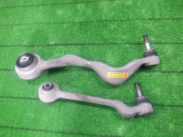 【中古】中古部品 BMW 3シリーズ VA20 右フロントロアアーム 【3330420100-231221000151720】