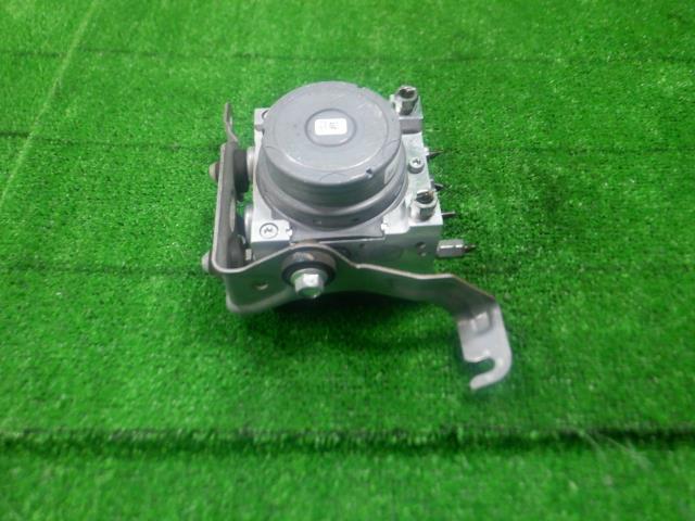 【中古】中古部品 ワゴンR MH44S ABSアクチュエーター 【3330420100-231222000142500】
