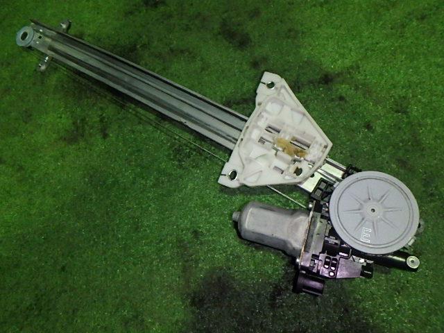 【中古】中古部品 ワゴンR MH23S 左フロントドアレギュレータ・モーター 【3330450100-240109000113220】