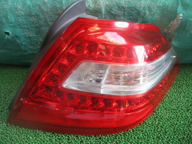 【中古】中古部品 ティアナ J32 右テールランプ 【3500080000-230916000115500】