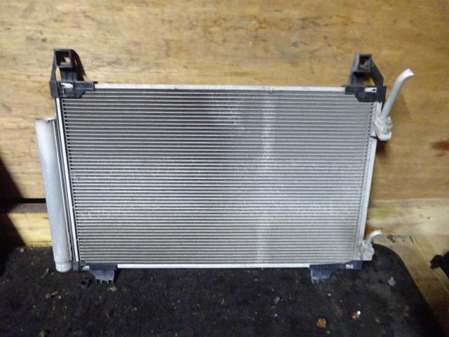 【中古】中古部品 スペイド NCP141 コンデンサー 【3310410000-000223128560600】