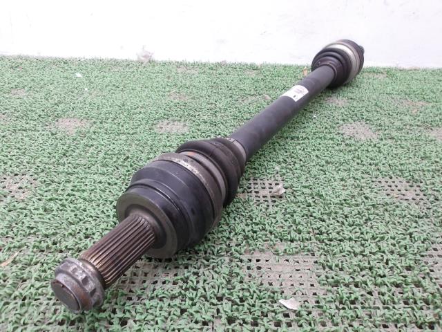 【中古】中古部品 BMW X5 FE30 左リアドライブシャフト 【3310250100-000233034242400】