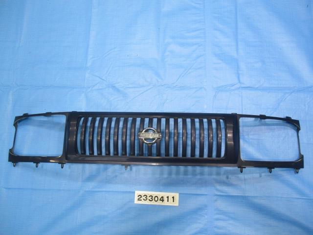 【中古】中古部品 ラシーン RFNB14 ラジエータグリル 【3310040100-000233041110400】