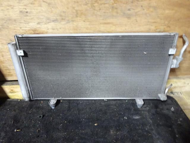 【中古】中古部品 レガシィ BL5 コンデンサー 【3310410000-000223127260600】