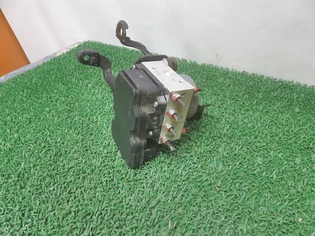 【中古】中古部品 キャリィ DA16T ABSアクチュエーター 【3330380100-000036002142500】