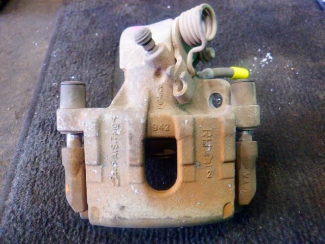 【中古】中古部品 ビアンテ CCEFW 右リアキャリパー 【3340140100-000023505244430】