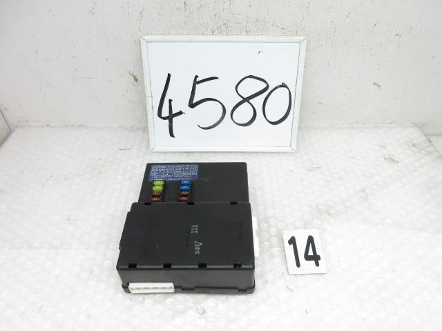 【中古】中古部品 エルグランド E51 ヒューズボックス 【3500170000-240122500467800】