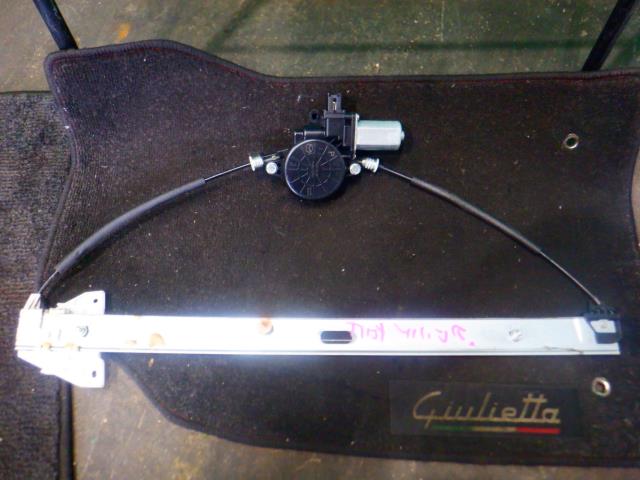 【中古】中古部品 ビアンテ CCEFW 右フロントドアレギュレータ・モーター 【3340140100-000024012513120】