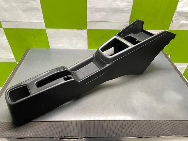 【中古】中古部品 スイフト ZC83S コンソールボックス 【3330530100-000005200077100】