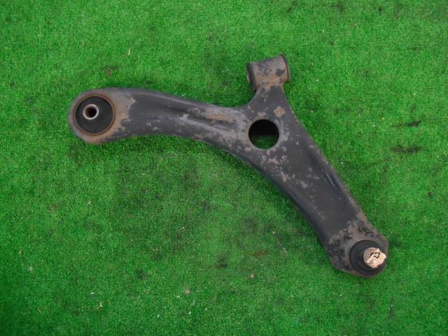 【中古】中古部品 ワゴンR MH23S 右フロントロアアーム 【3310080100-230525000251720】