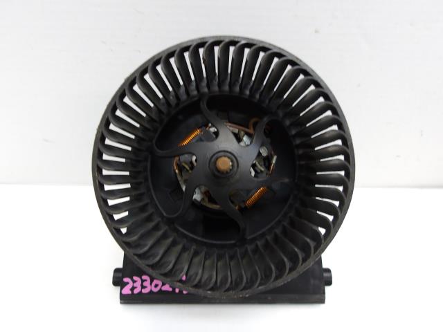 【中古】中古部品 VW ニュービートル 9CAWU ヒーターブロアモーター 【3310250100-...