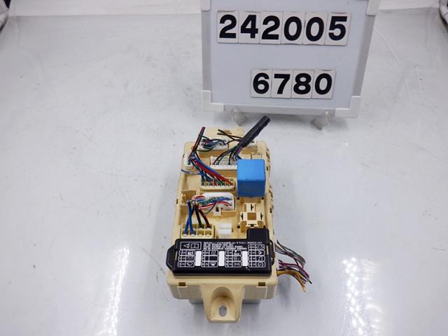 【中古】中古部品 NV100クリッパー U72V ヒューズボックス 【3330890100-000024200567800】