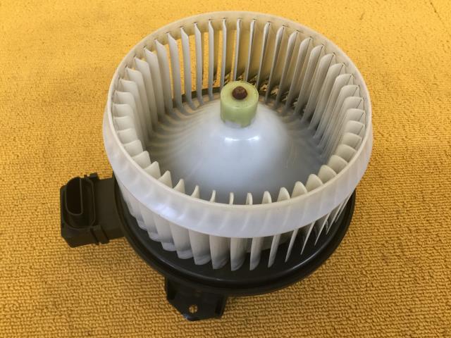【中古】中古部品 フィット GP6 ヒーターブロアモーター 【3330960100-00005219286...