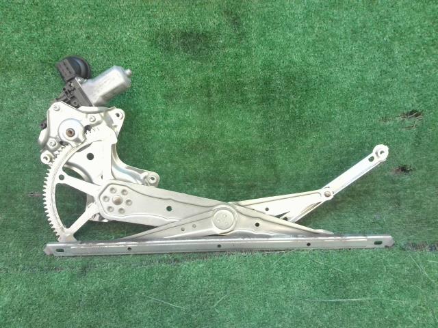 【中古】中古部品 アクア NHP10 左フロントドアレギュレータ・モーター 【3260240000-240213000113220】