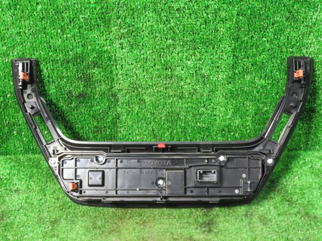 【中古】中古部品 カローラスポーツ NRE214H A/Cスイッチパネル 【3330900100-0000...