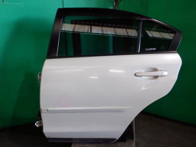 【中古】中古部品 インプレッサ GJ7 左リアドア 【3340140100-000024028113400】
