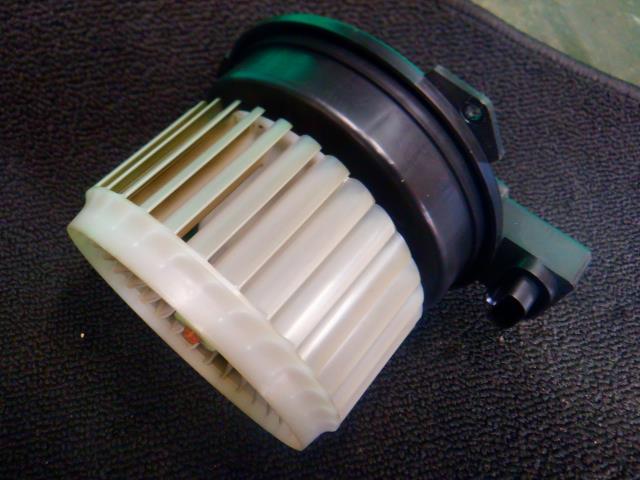 【中古】中古部品 アルト HA25S ヒーターブロアモーター 【3340140100-00002403376...