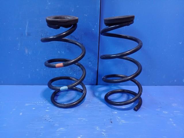 【中古】中古部品 ノート E12 リアスプリングセット 【3310050100-000203031951400】