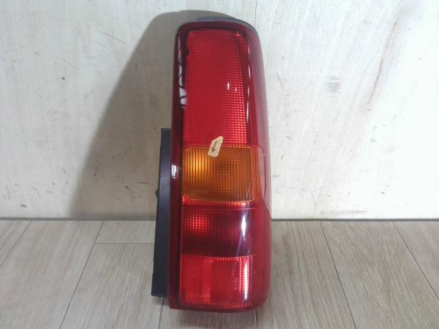 【中古】中古部品 ジムニー JB23W 右テールランプ 【3310390100-240210001015500】