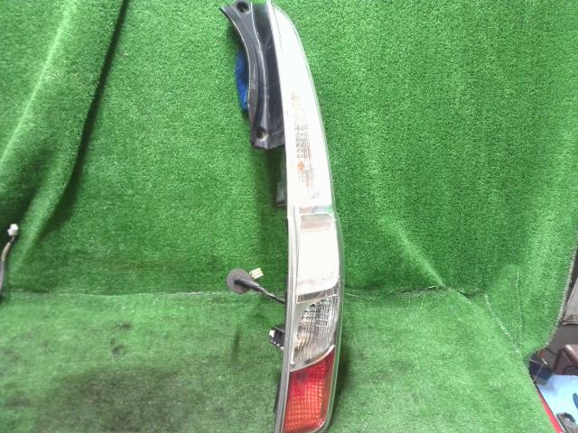 【中古】中古部品 ムーヴ LA100S 右テールランプ 【3260240000-240221000215500】