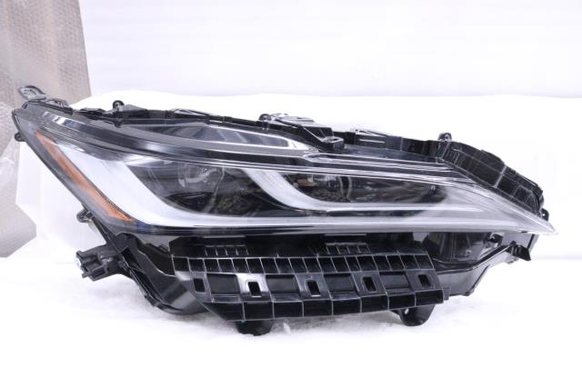 【中古】中古部品 ハリアー MXUA80 右ヘッドランプ 【3260520000-240222500410800】