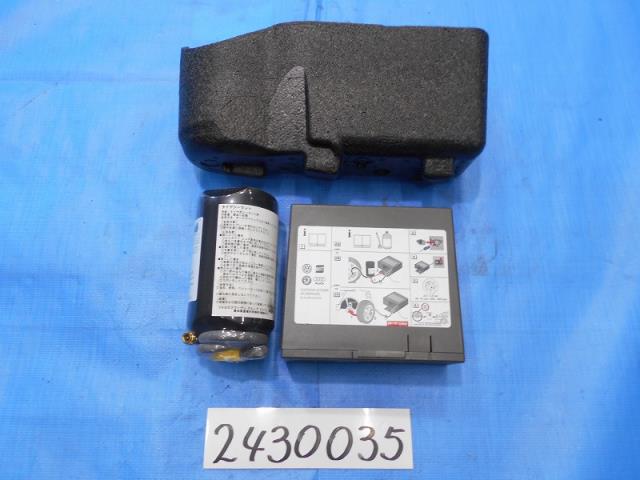 【中古】中古部品 アウディ A6 4GCHVS 車載工具 【3310040100-000243003577700】