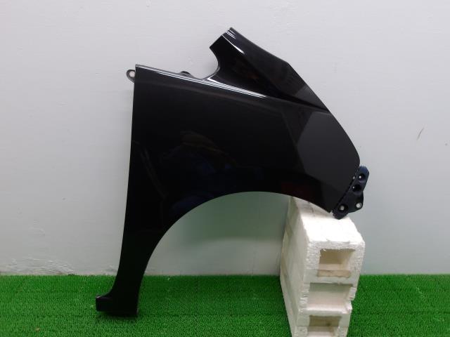 【中古】中古部品 ステラ LA100F 右フロントフェンダー 【3310250100-000243000110600】