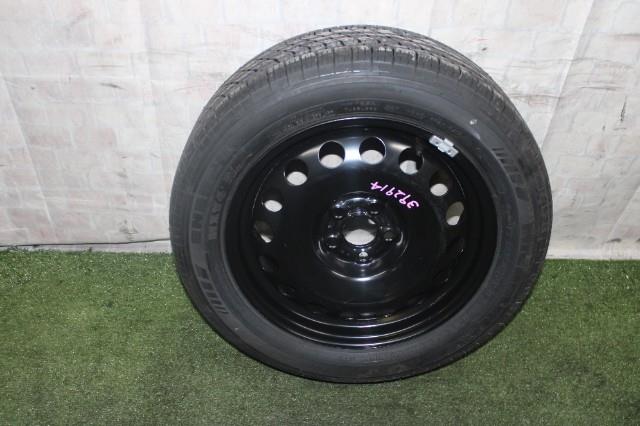 【中古】中古部品 VW ニュービートル 9CBFS スペアタイヤケース 【3330950100-000038291417590】