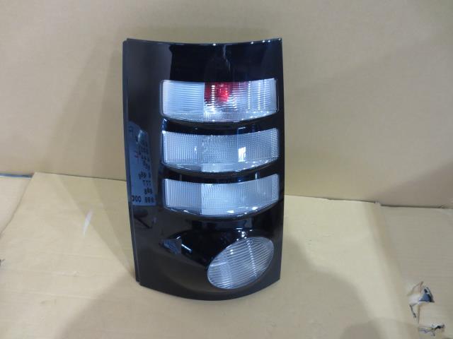 【中古】中古部品 シエンタ NCP81G 左テールランプ 【3330460100-000001571815600】