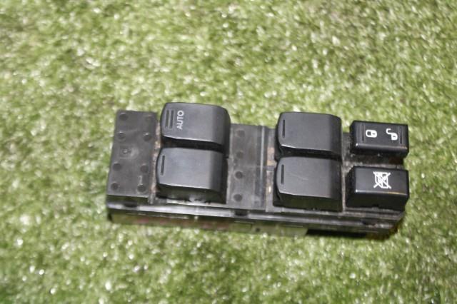 【中古】中古部品 ステラ RN2 パワーウインドウスイッチ 【3330950100-000034110761900】