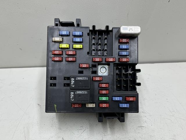 【中古】中古部品 キャデラック エスカレード GMT800 ヒューズボックス 【3310070100-0000Y0749167800】