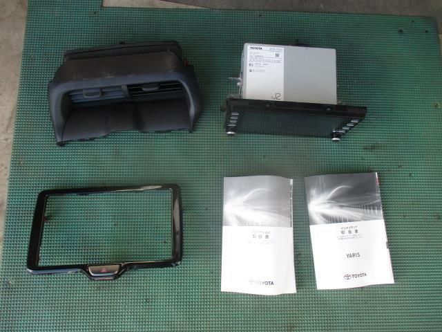 【中古】中古部品 ヤリス KSP210 カーナビゲーション 【3310190100-000223038261310】