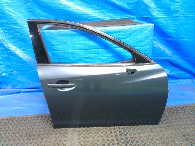 Door Panel - 【中古】中古部品 アテンザ GJ2FW 右フロントドア 【3310200100-000020482113100】
