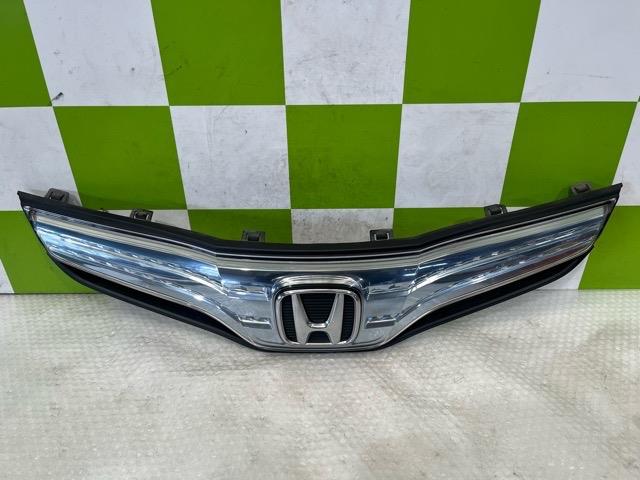 【中古】中古部品 フィット GP1 ラジエータグリル 【3330530100-000005222410400】