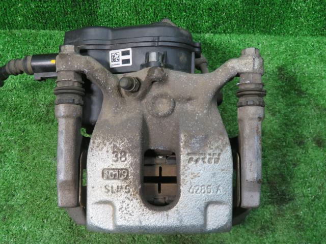 【中古】中古部品 ヴェゼル RV6 左リアキャリパー 【3330900100-000024006344460】