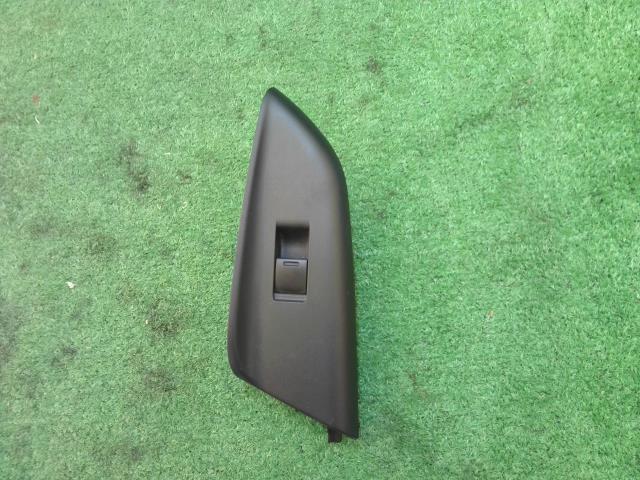 【中古】中古部品 シャトル GP7 パワーウインドウスイッチ 【3260240000-240312000261902】