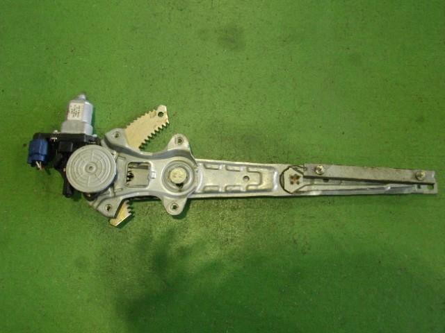 【中古】中古部品 マーチ K13 右フロントドアレギュレータ・モーター 【3310590000-000007348713120】